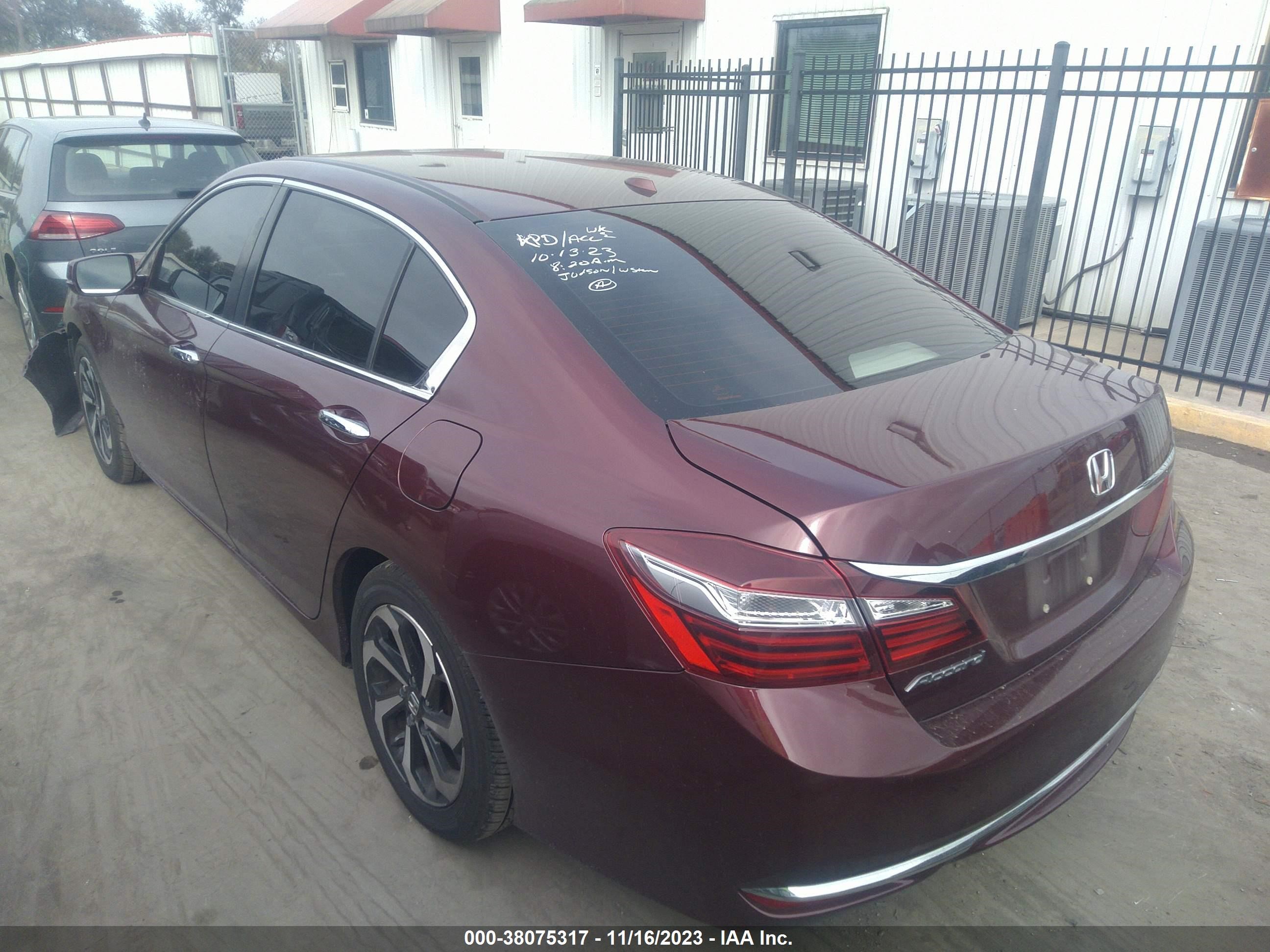 Photo 2 VIN: 1HGCR2F79GA163609 - HONDA ACCORD 