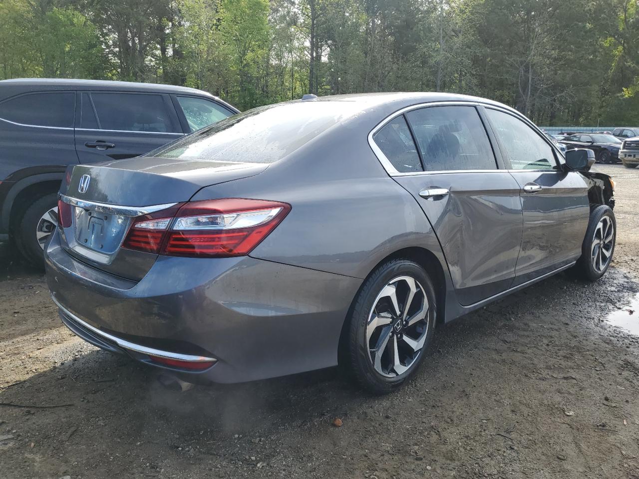 Photo 2 VIN: 1HGCR2F79GA217944 - HONDA ACCORD 