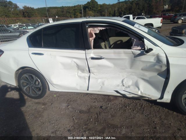 Photo 5 VIN: 1HGCR2F79HA165846 - HONDA ACCORD SEDAN 