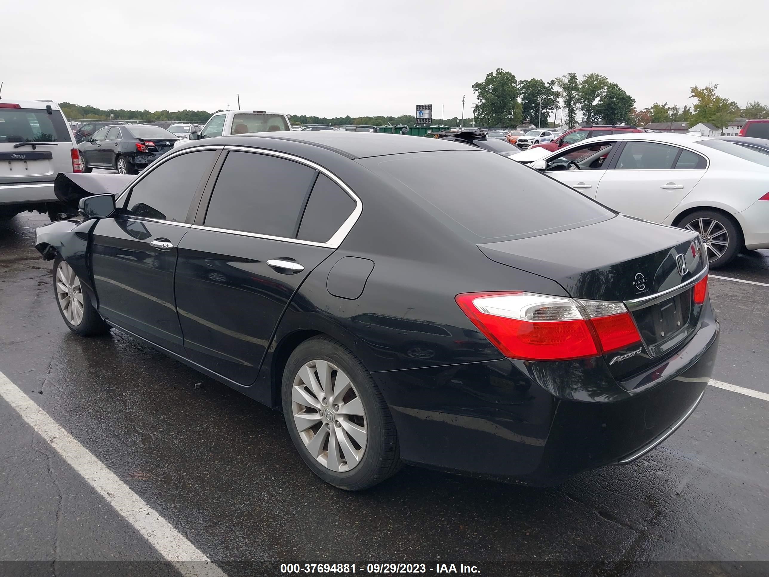 Photo 2 VIN: 1HGCR2F7XDA024861 - HONDA ACCORD 