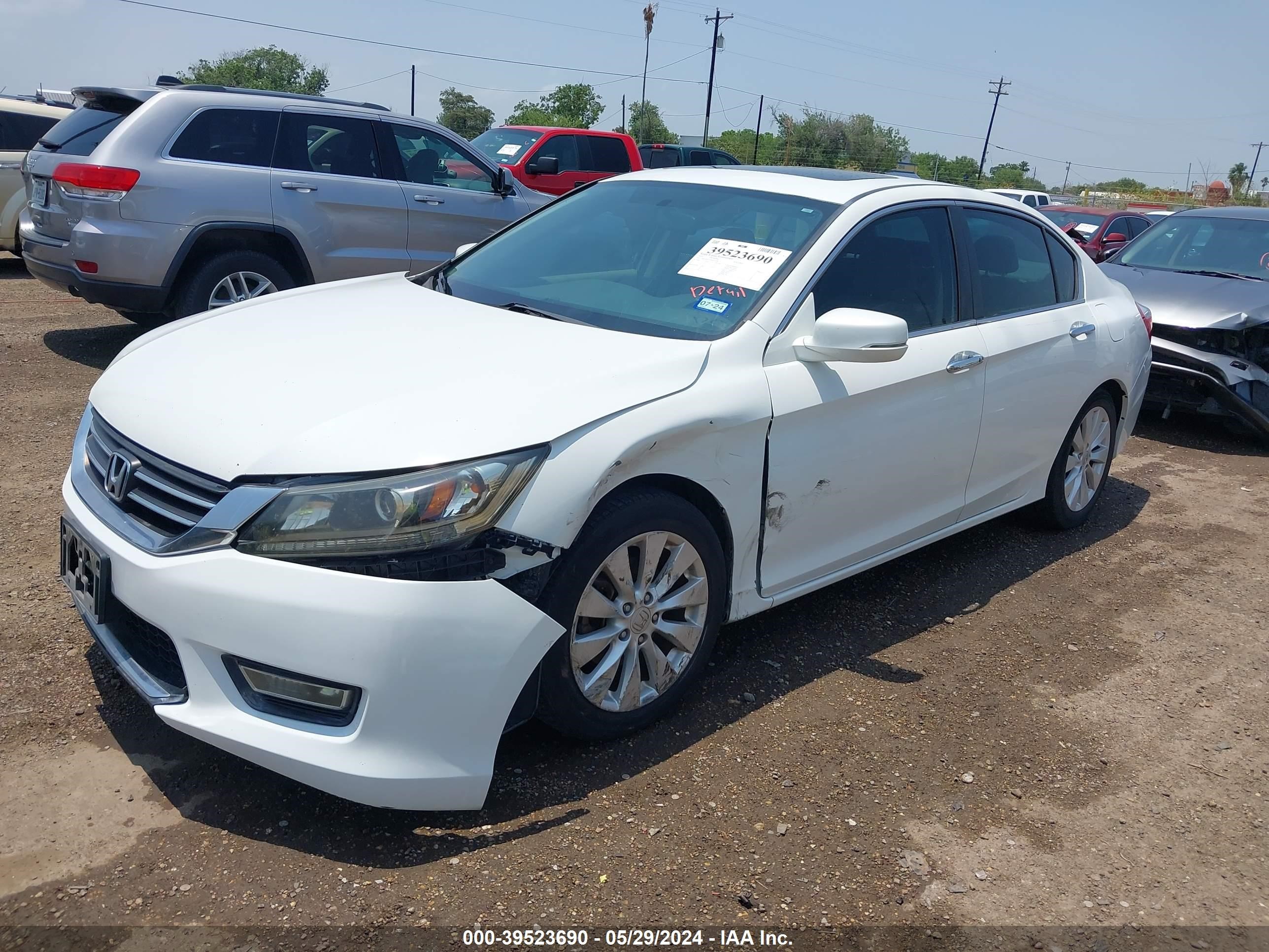 Photo 1 VIN: 1HGCR2F7XDA071548 - HONDA ACCORD 