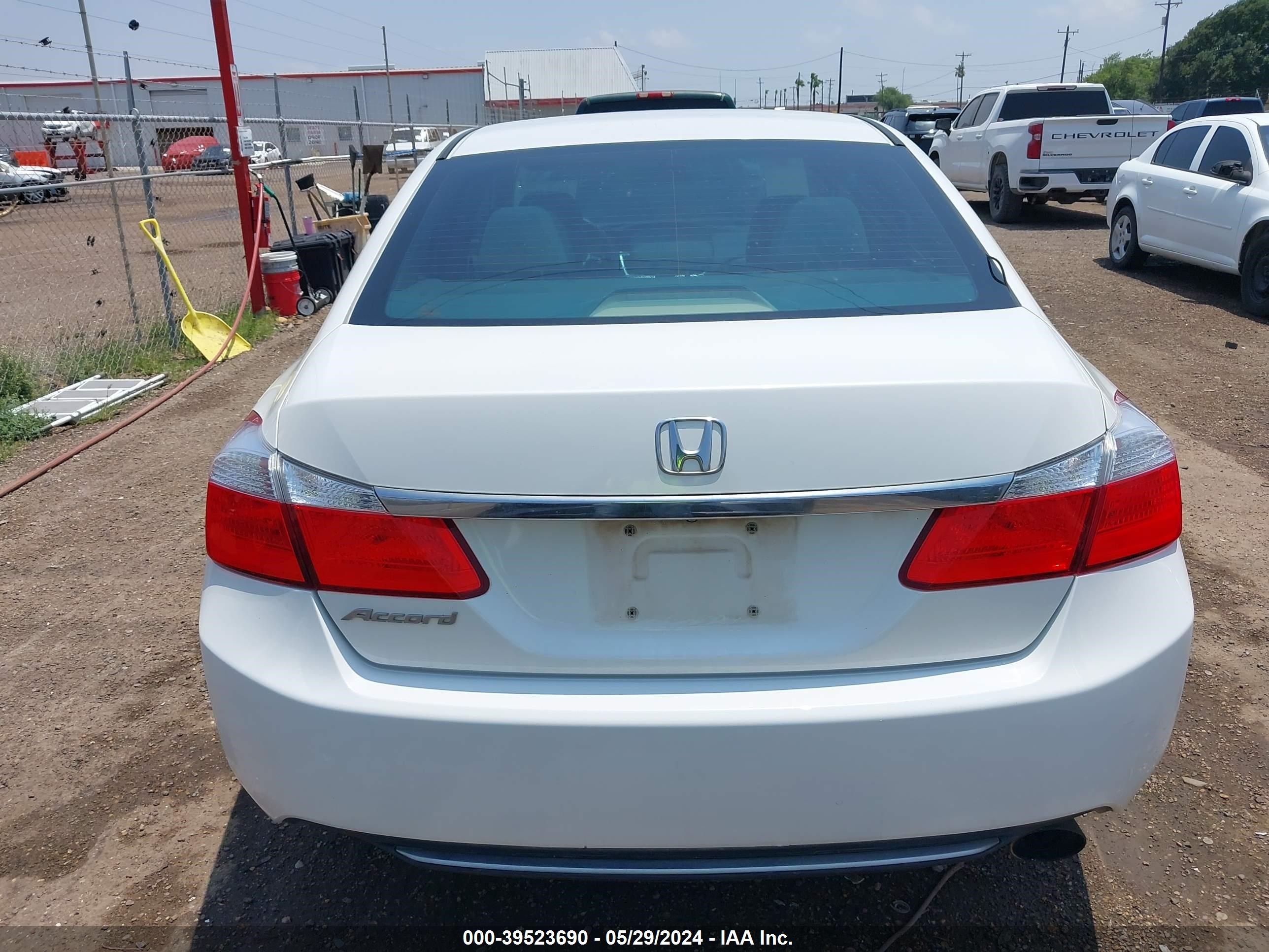 Photo 15 VIN: 1HGCR2F7XDA071548 - HONDA ACCORD 