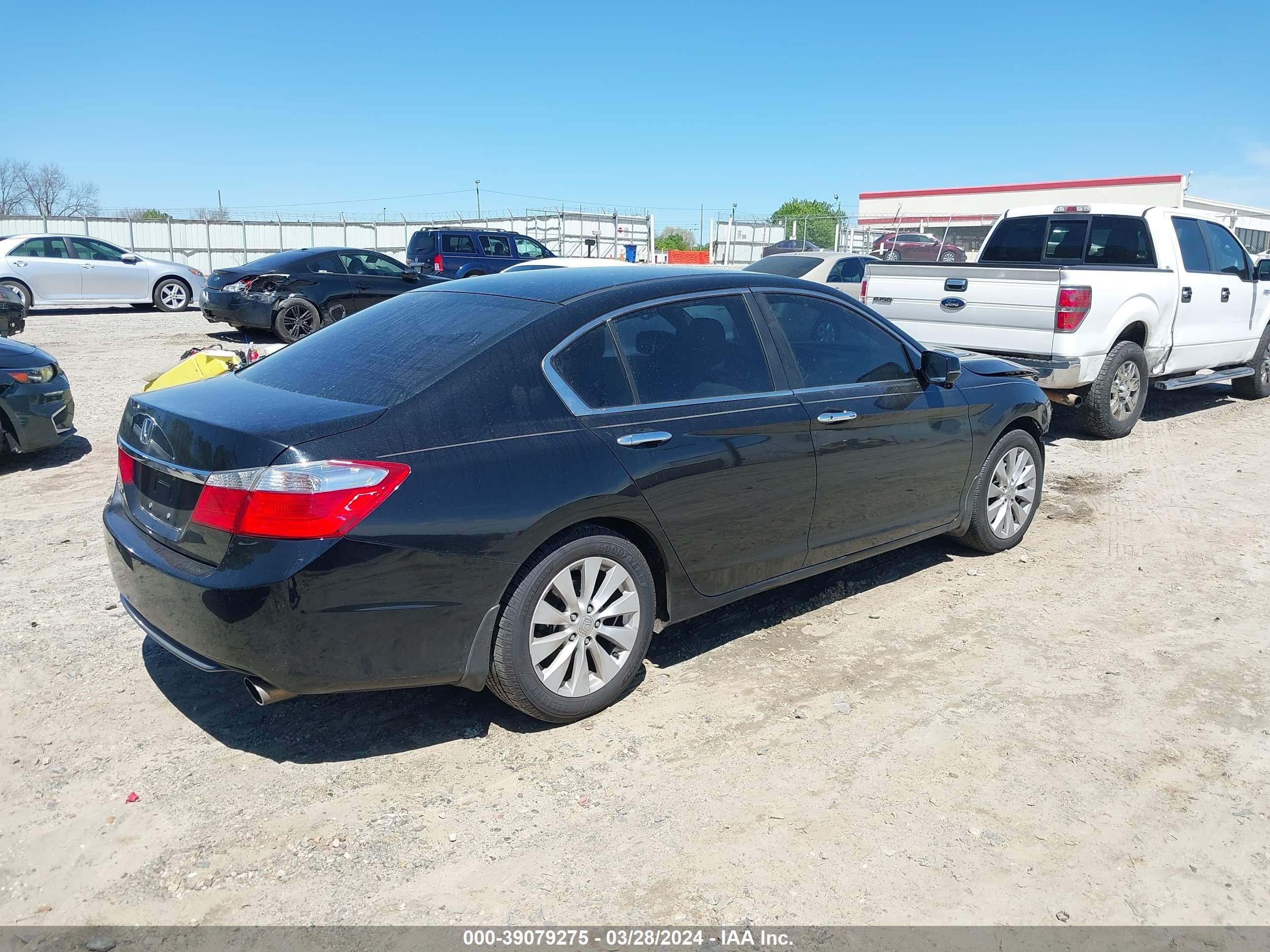 Photo 3 VIN: 1HGCR2F7XDA078046 - HONDA ACCORD 