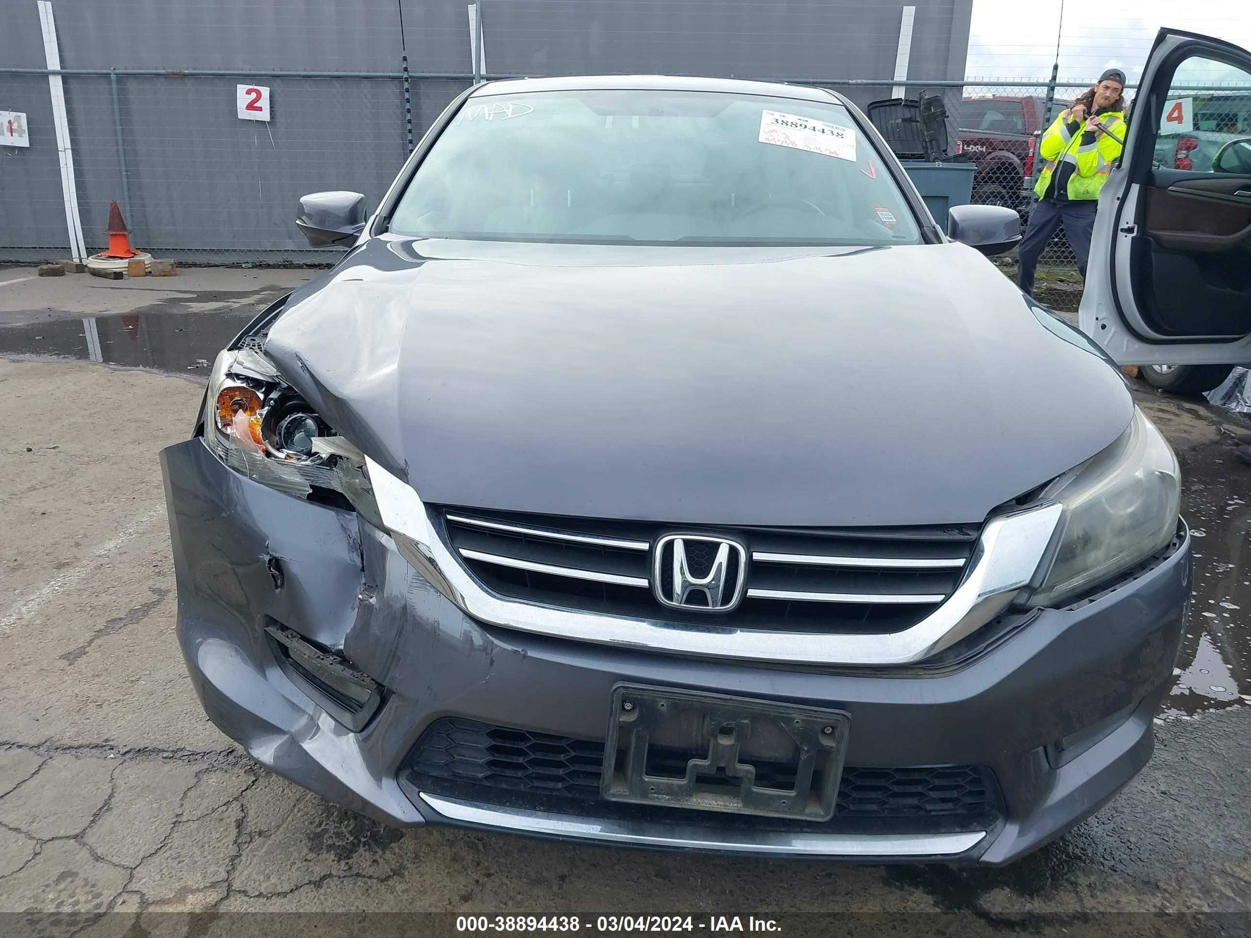 Photo 11 VIN: 1HGCR2F7XEA053231 - HONDA ACCORD 