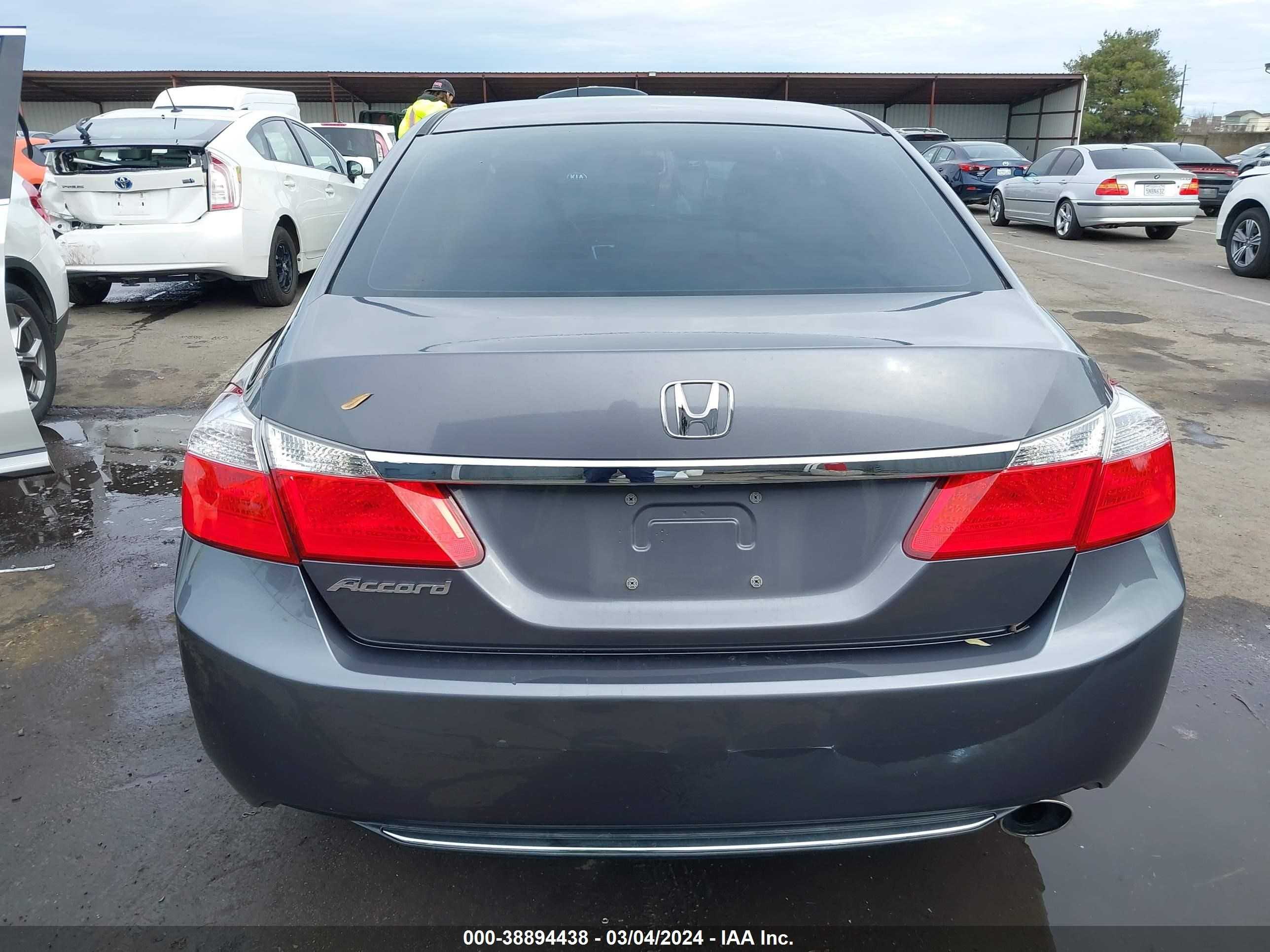 Photo 15 VIN: 1HGCR2F7XEA053231 - HONDA ACCORD 