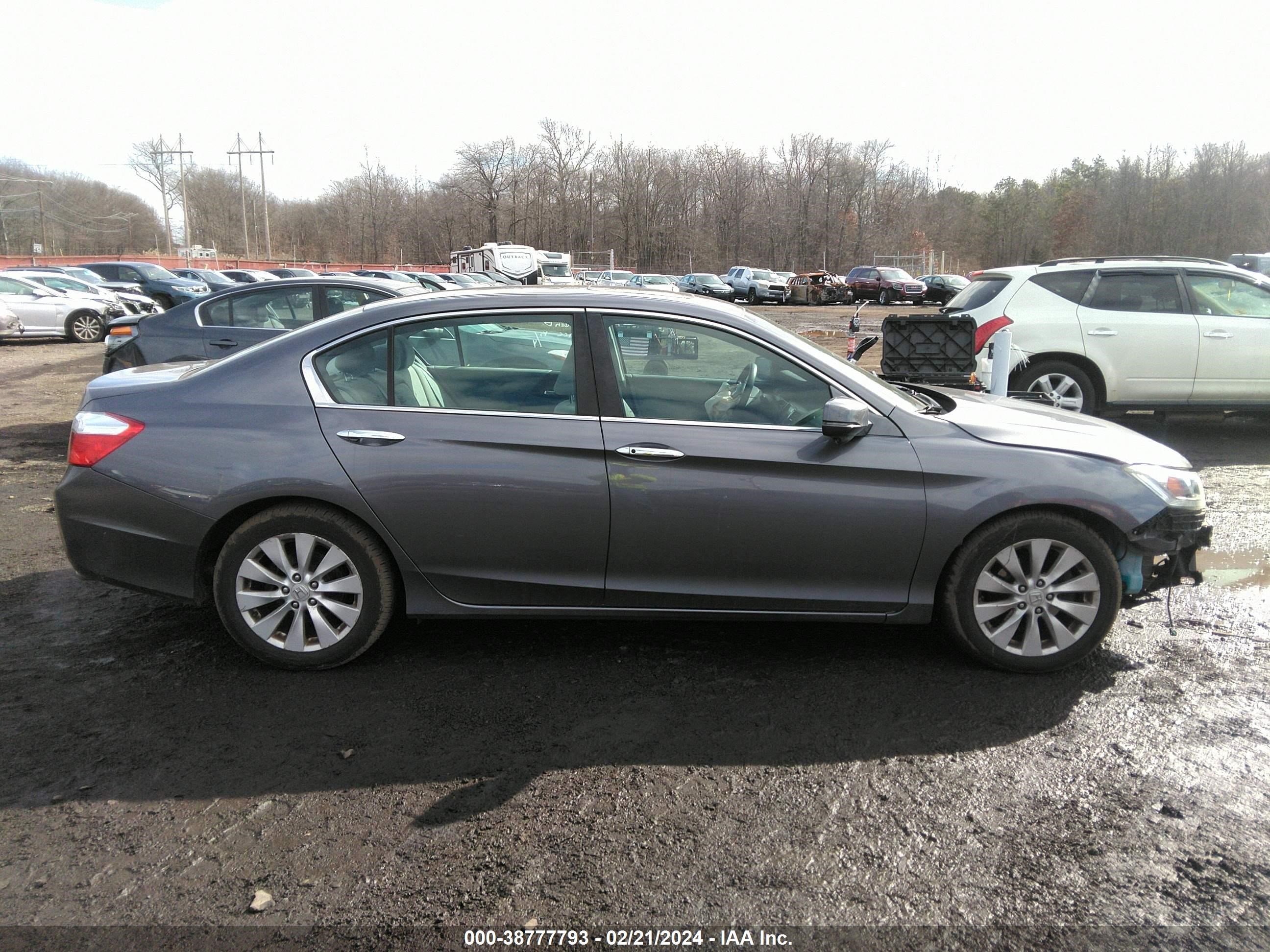 Photo 12 VIN: 1HGCR2F7XEA123603 - HONDA ACCORD 