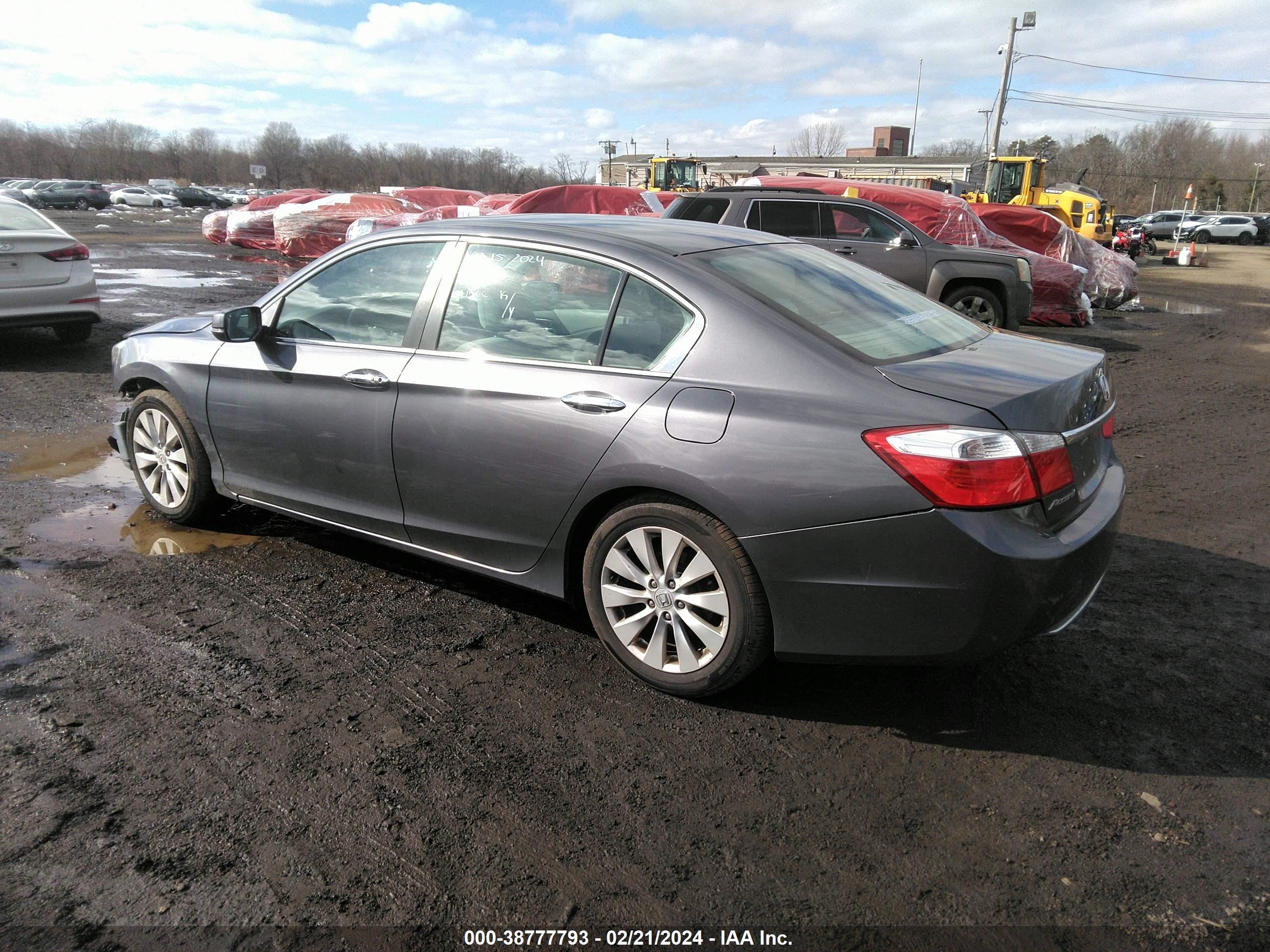 Photo 2 VIN: 1HGCR2F7XEA123603 - HONDA ACCORD 