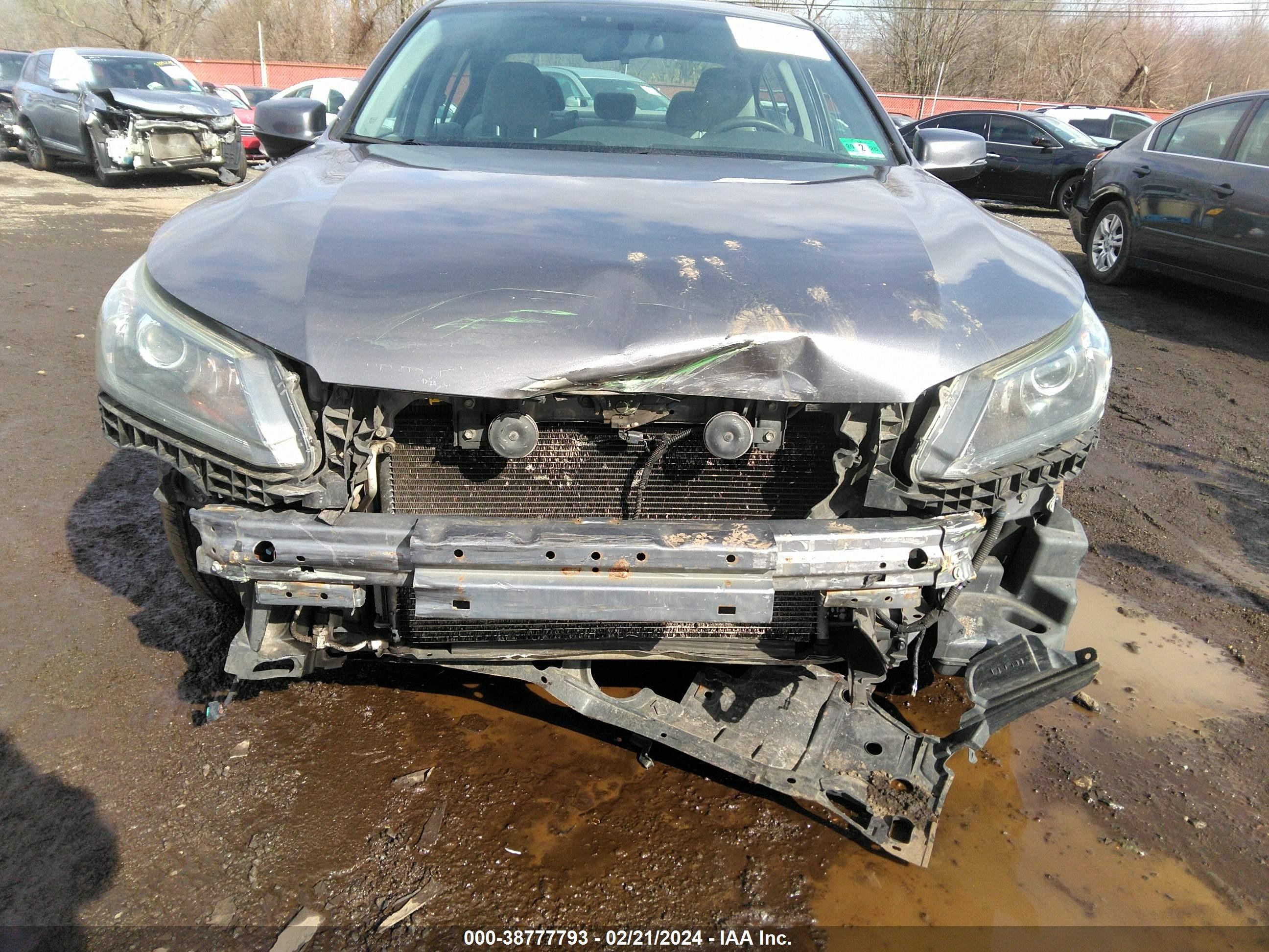 Photo 5 VIN: 1HGCR2F7XEA123603 - HONDA ACCORD 