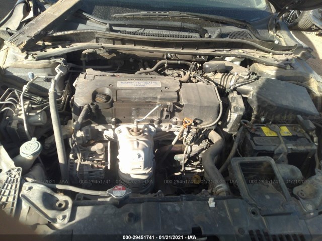 Photo 9 VIN: 1HGCR2F7XEA281245 - HONDA ACCORD SDN 