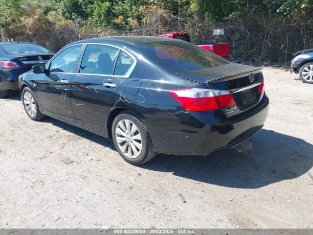 Photo 2 VIN: 1HGCR2F7XFA006671 - HONDA ACCORD 