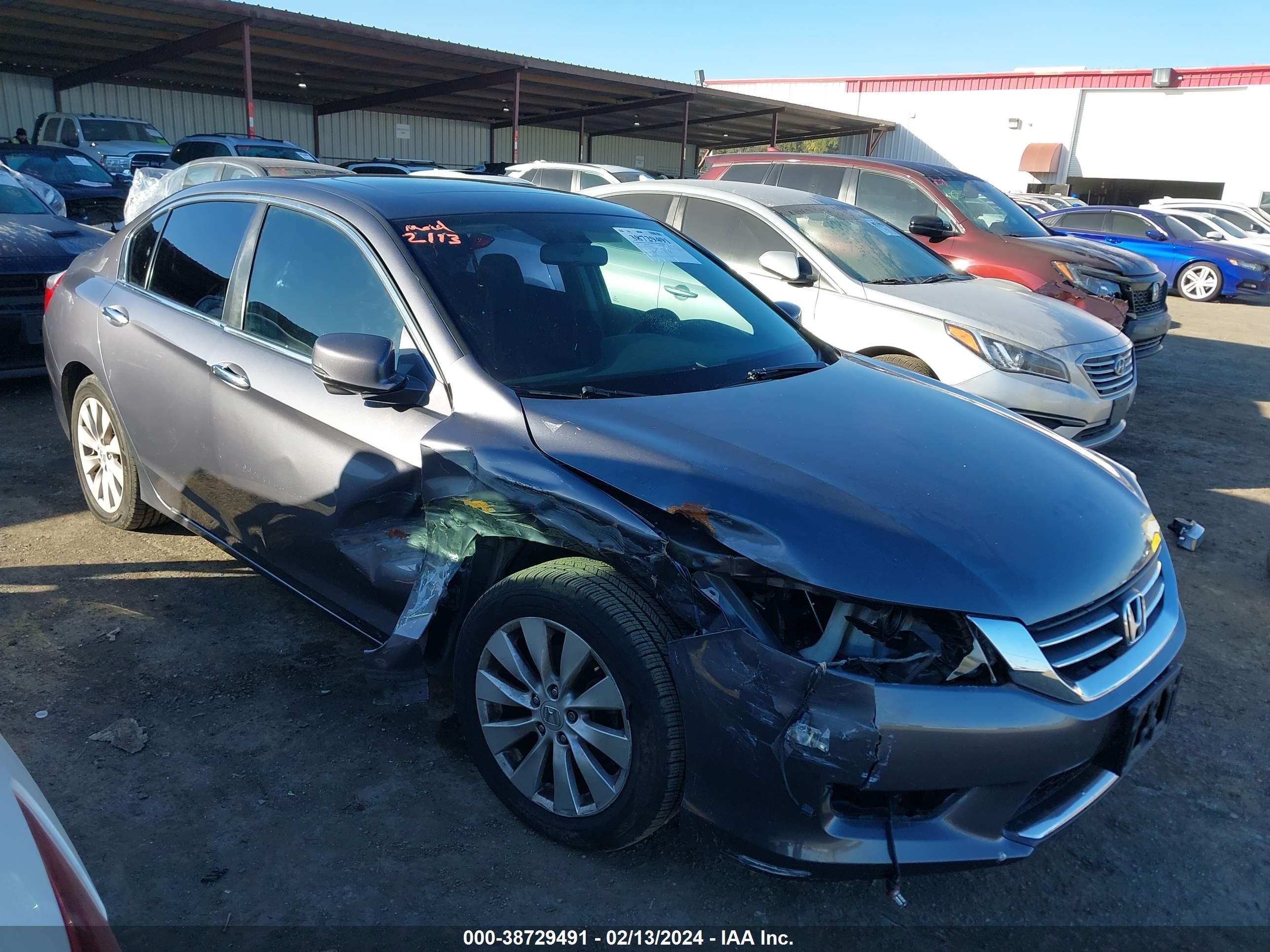 Photo 0 VIN: 1HGCR2F7XFA155825 - HONDA ACCORD 