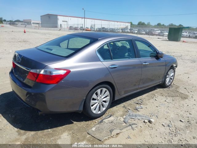 Photo 3 VIN: 1HGCR2F7XFA176836 - HONDA ACCORD 