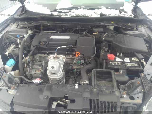 Photo 9 VIN: 1HGCR2F7XFA232855 - HONDA ACCORD SEDAN 