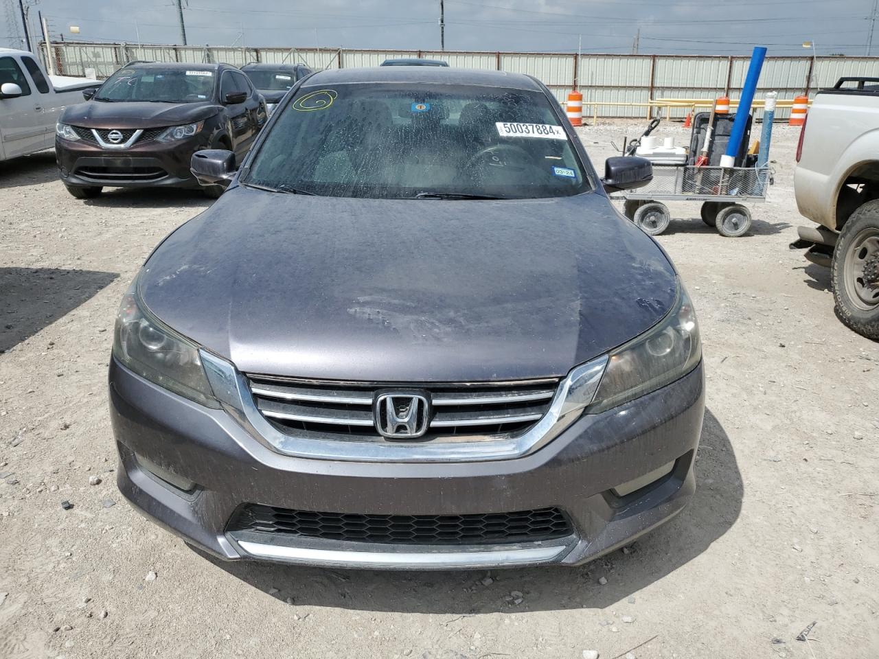 Photo 4 VIN: 1HGCR2F7XFA243547 - HONDA ACCORD 