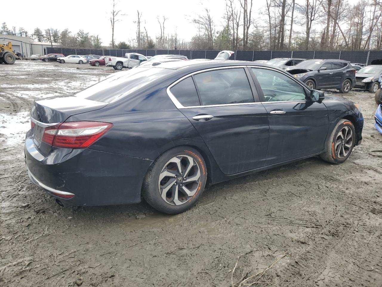 Photo 2 VIN: 1HGCR2F7XGA148097 - HONDA ACCORD 