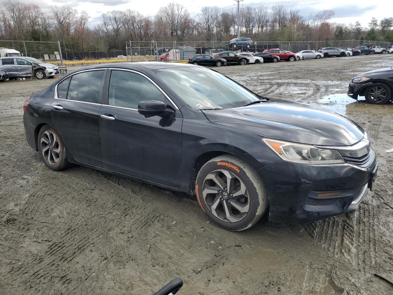 Photo 3 VIN: 1HGCR2F7XGA148097 - HONDA ACCORD 