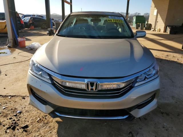 Photo 4 VIN: 1HGCR2F7XGA226622 - HONDA ACCORD 