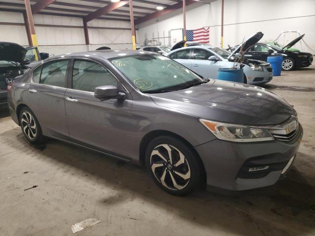 Photo 3 VIN: 1HGCR2F7XHA090803 - HONDA ACCORD 