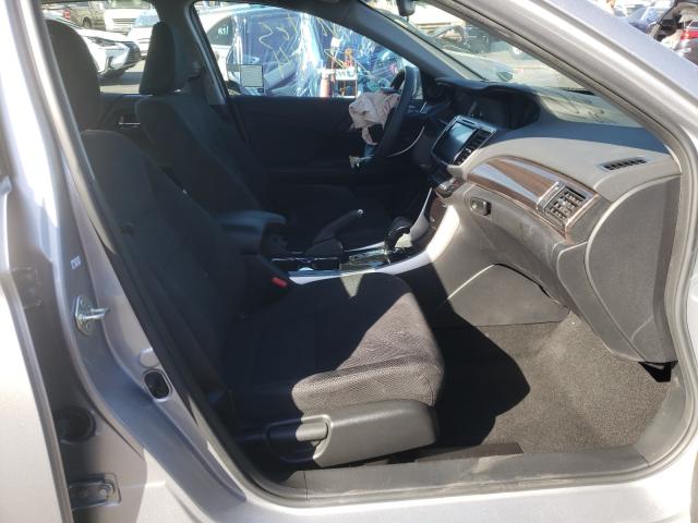 Photo 4 VIN: 1HGCR2F7XHA224662 - HONDA ACCORD EX 