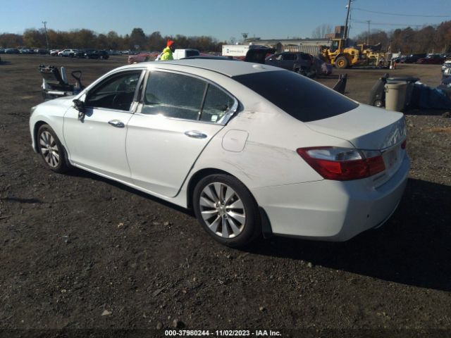 Photo 2 VIN: 1HGCR2F80DA017667 - HONDA ACCORD SDN 