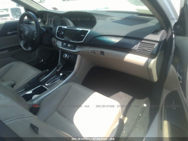 Photo 4 VIN: 1HGCR2F80DA024716 - HONDA ACCORD SDN 