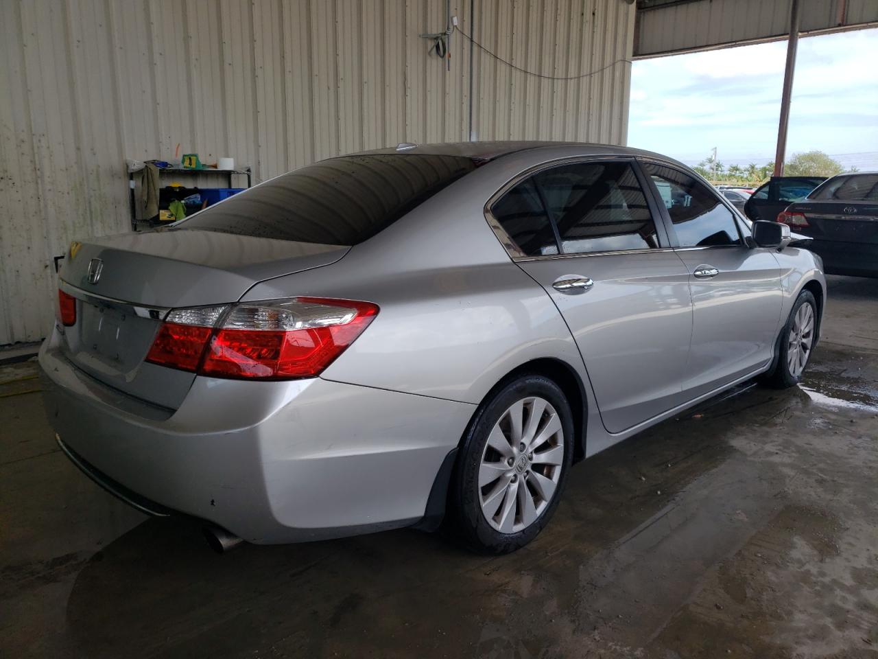 Photo 2 VIN: 1HGCR2F80DA240775 - HONDA ACCORD 