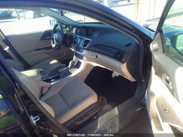 Photo 4 VIN: 1HGCR2F80DA263506 - HONDA ACCORD SDN 