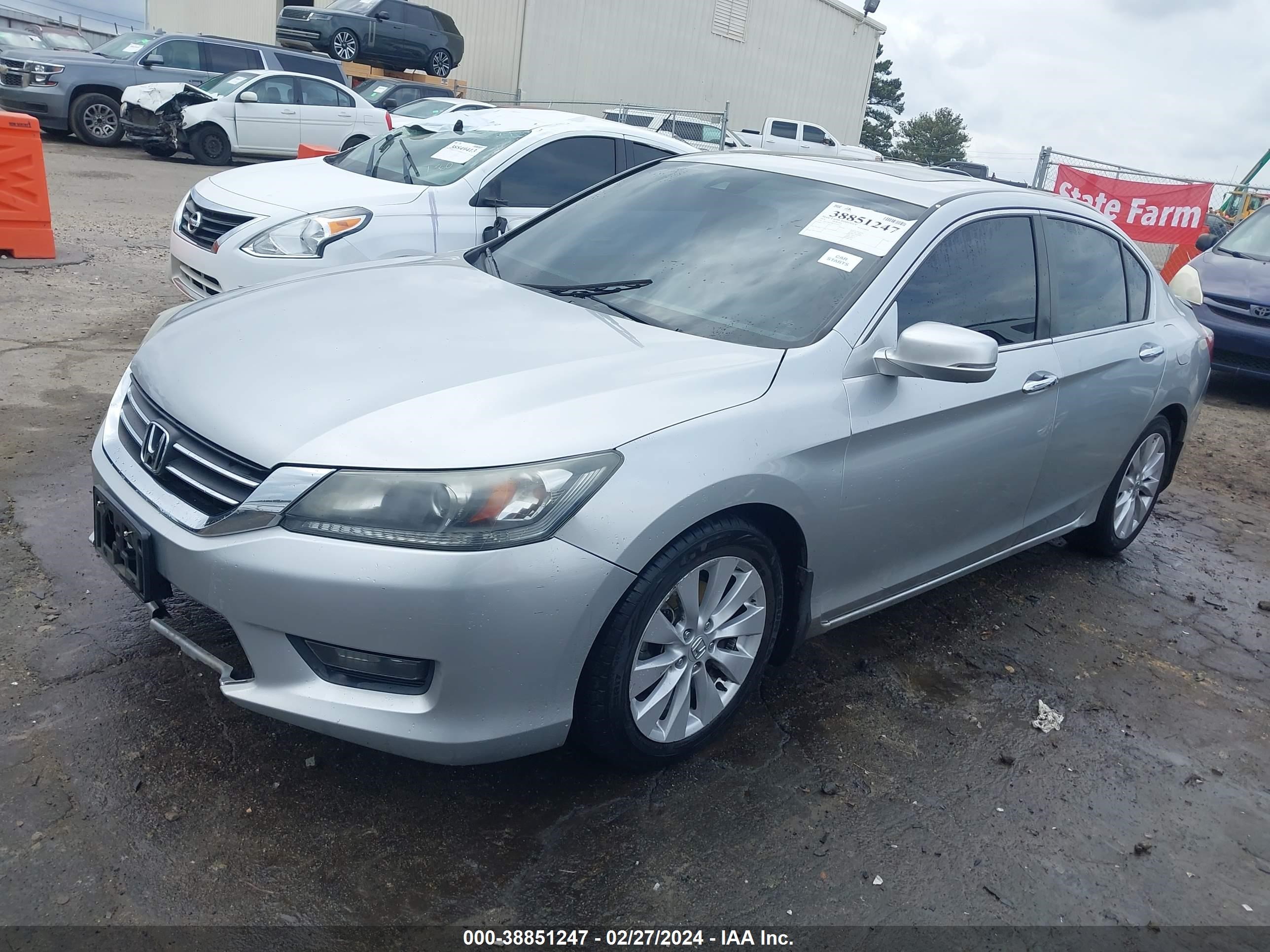 Photo 1 VIN: 1HGCR2F80EA164167 - HONDA ACCORD 