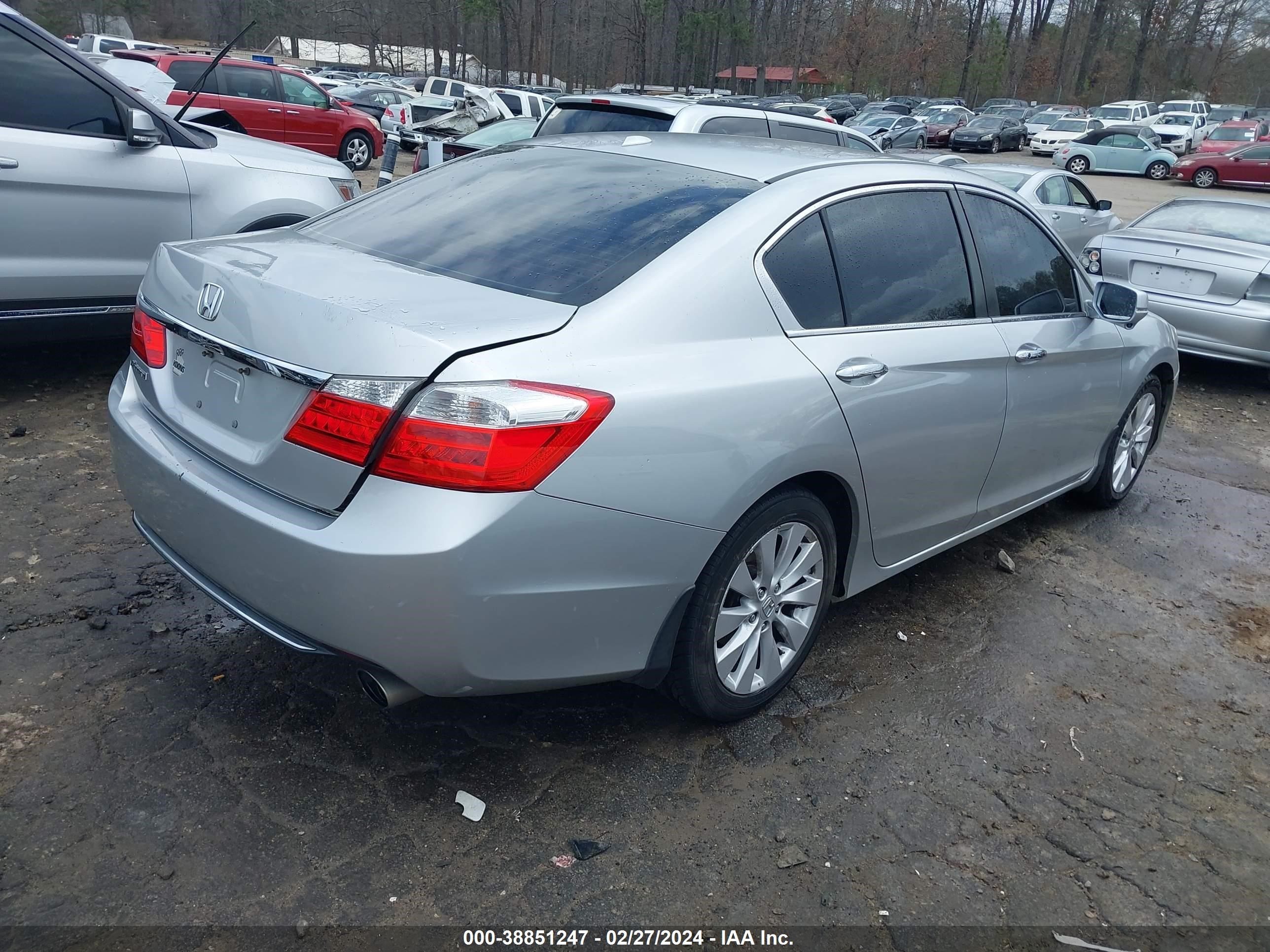 Photo 3 VIN: 1HGCR2F80EA164167 - HONDA ACCORD 