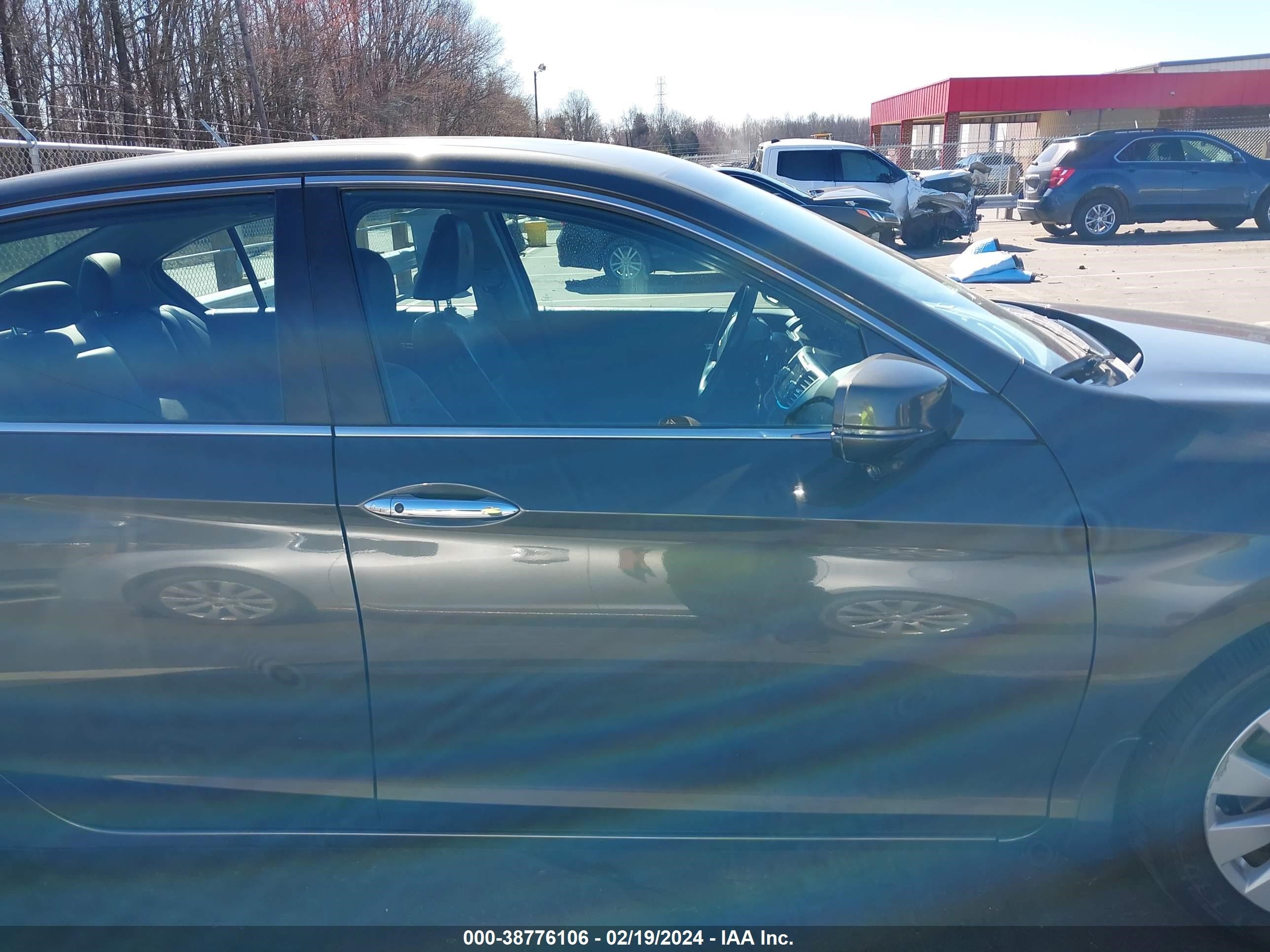 Photo 12 VIN: 1HGCR2F80EA226652 - HONDA ACCORD 