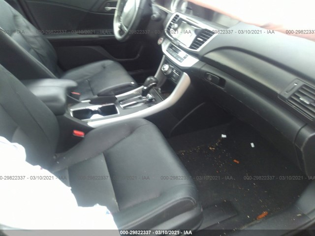 Photo 4 VIN: 1HGCR2F80FA160010 - HONDA ACCORD SEDAN 