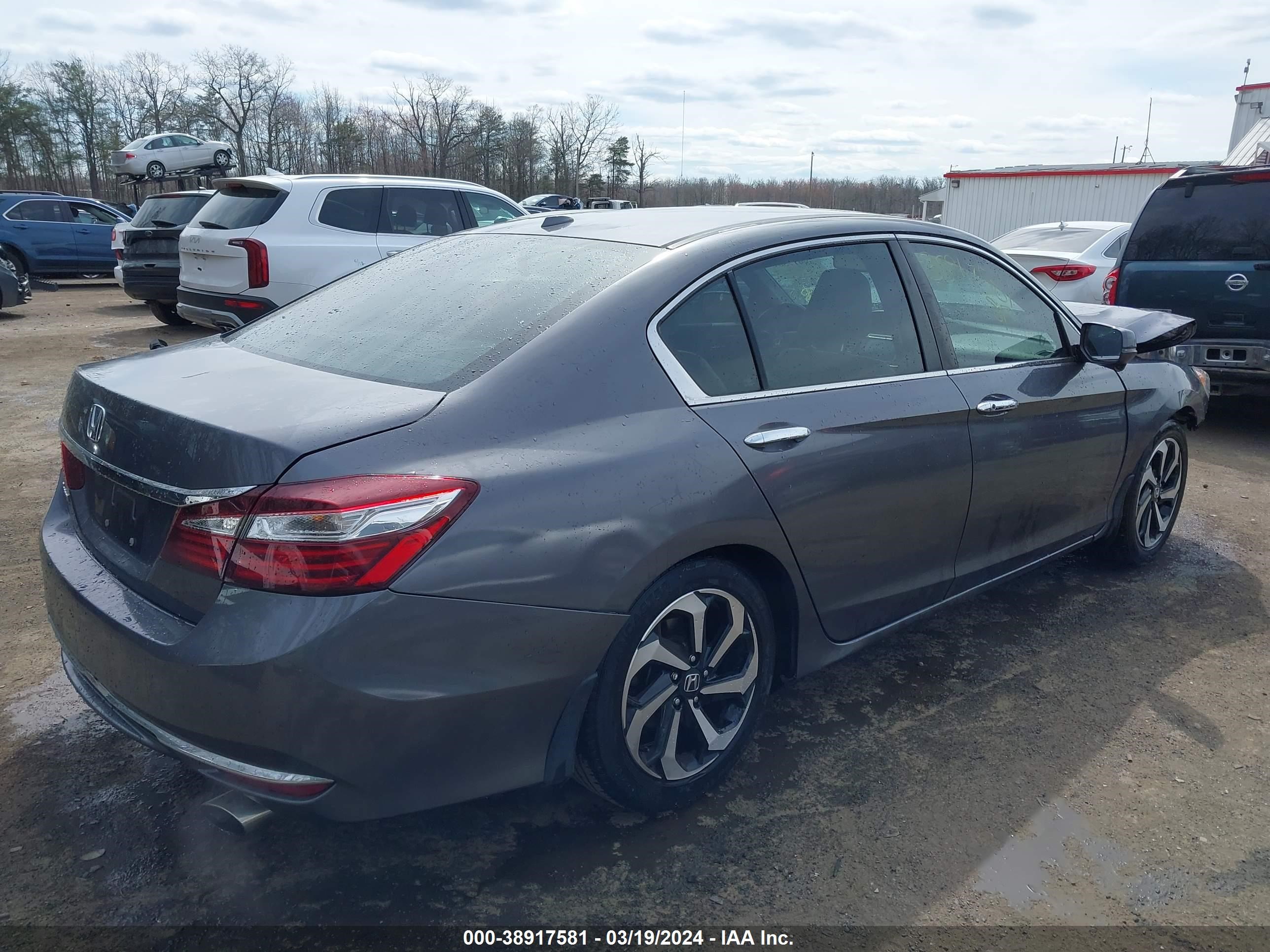 Photo 3 VIN: 1HGCR2F80GA108281 - HONDA ACCORD 