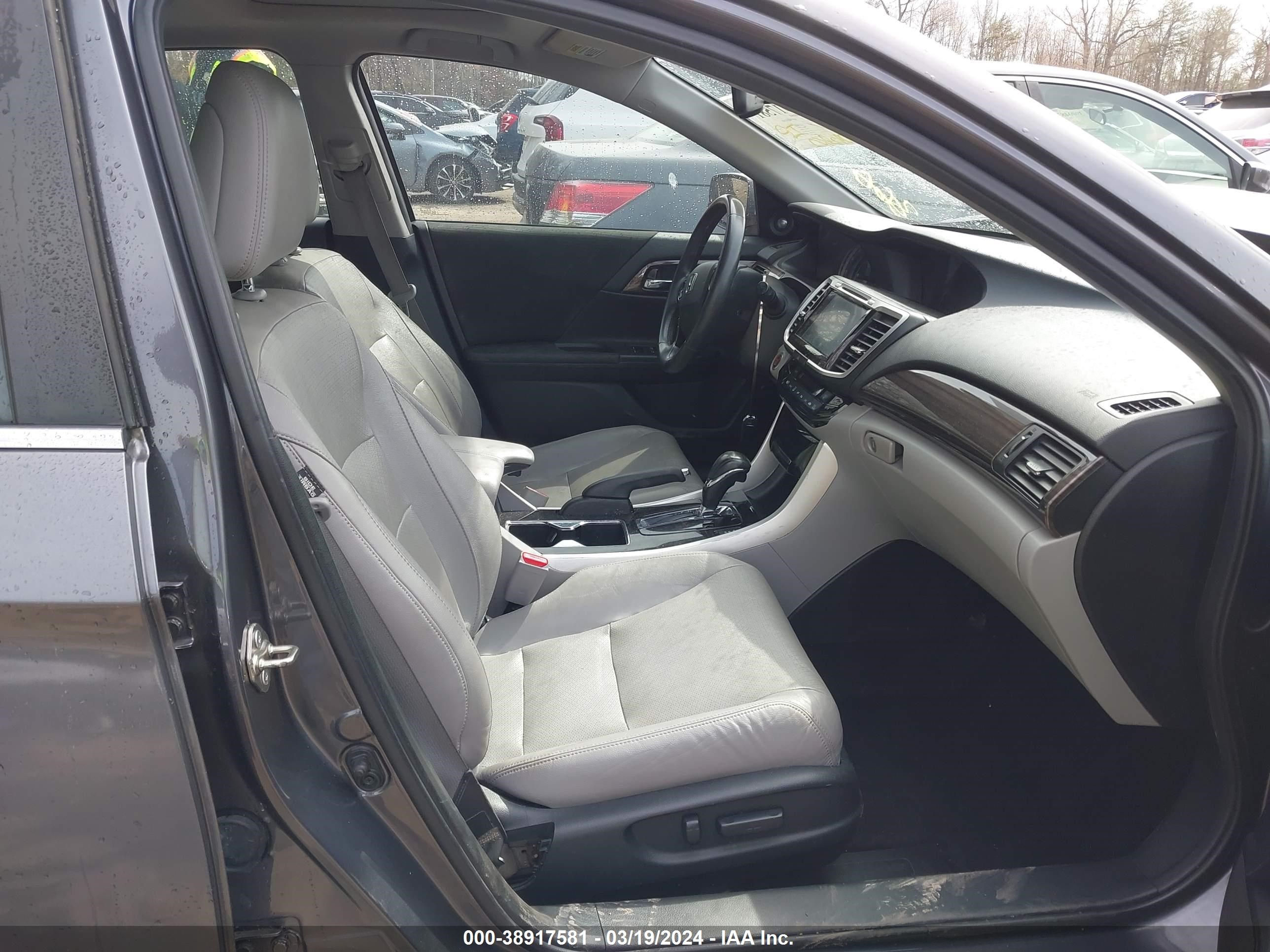 Photo 4 VIN: 1HGCR2F80GA108281 - HONDA ACCORD 