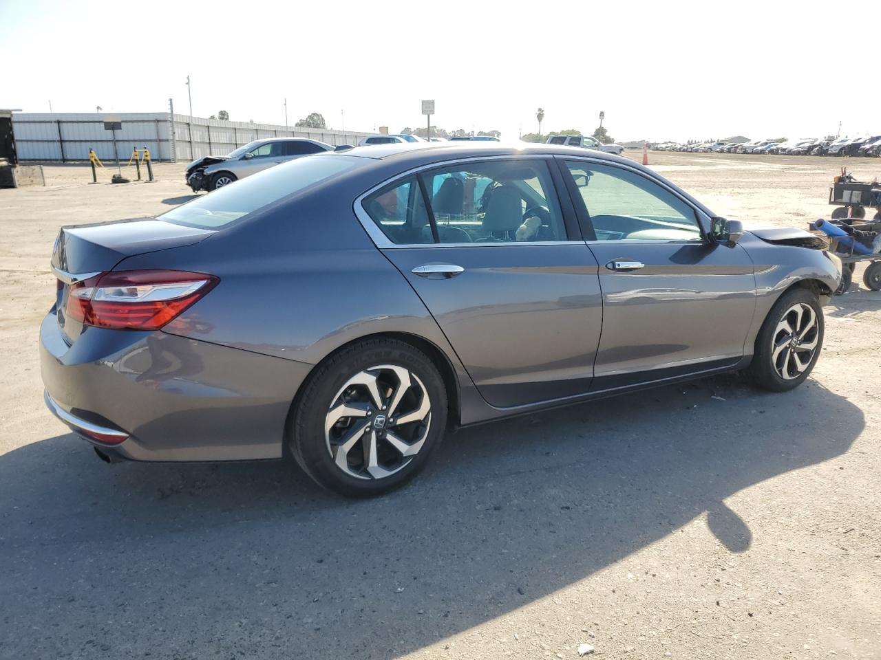 Photo 2 VIN: 1HGCR2F80HA079219 - HONDA ACCORD 