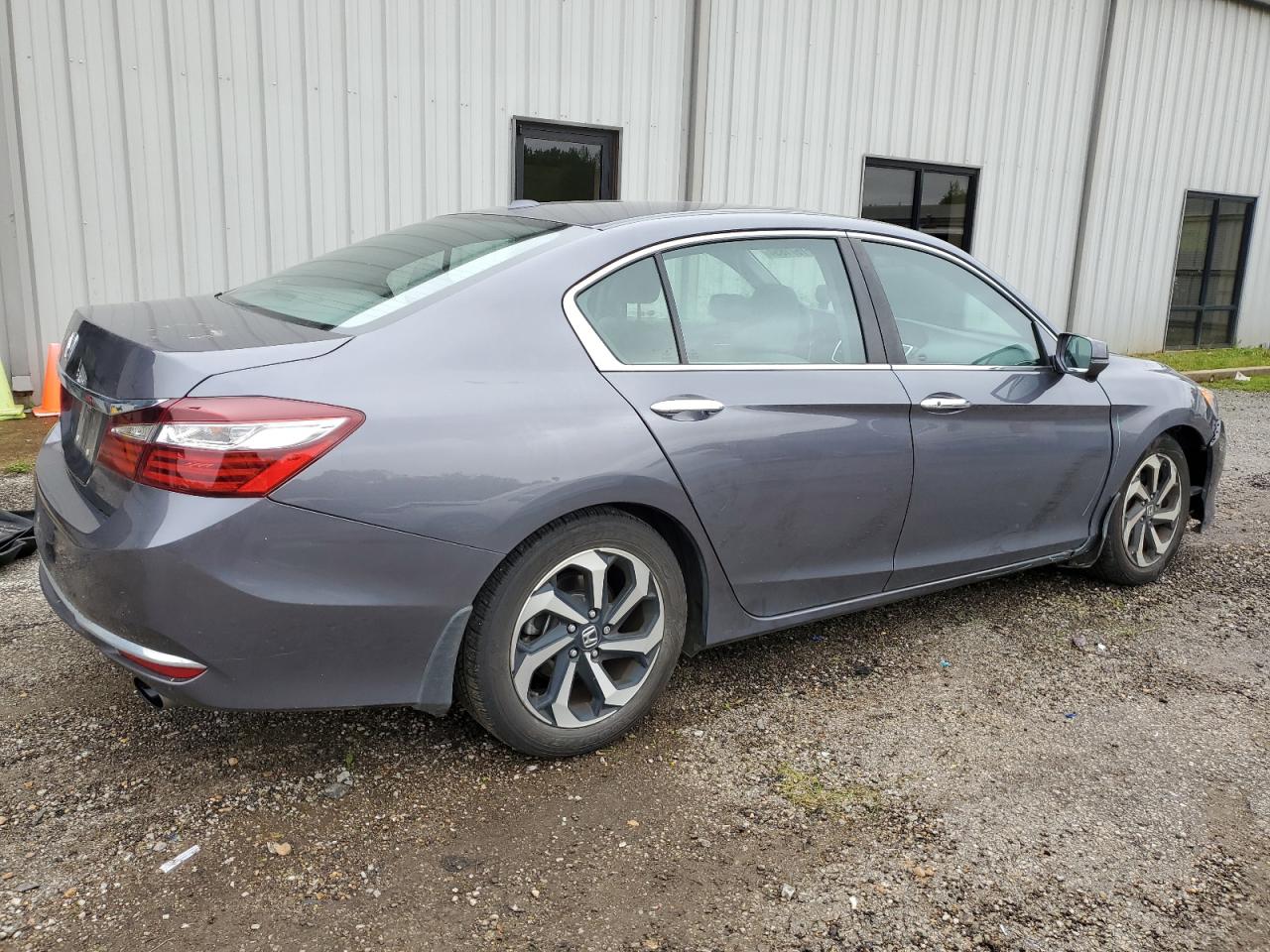 Photo 2 VIN: 1HGCR2F80HA168532 - HONDA ACCORD 