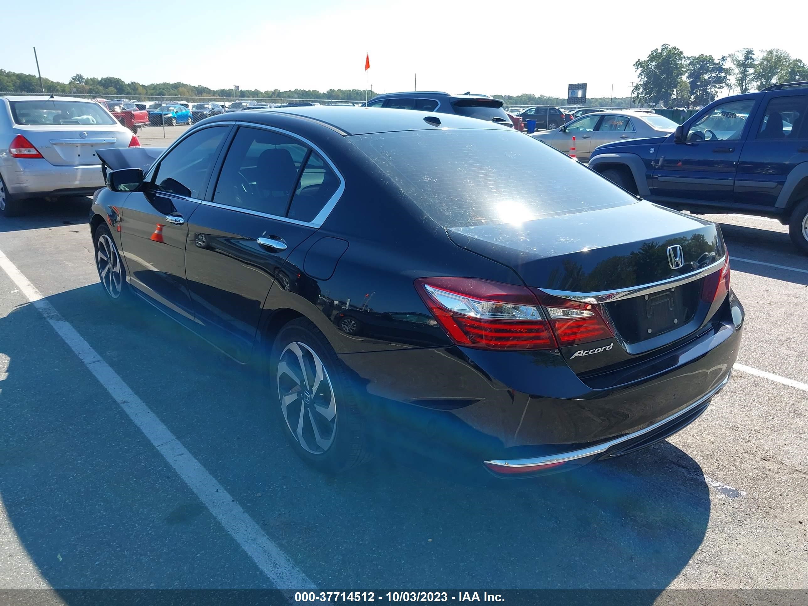 Photo 2 VIN: 1HGCR2F80HA285902 - HONDA ACCORD 