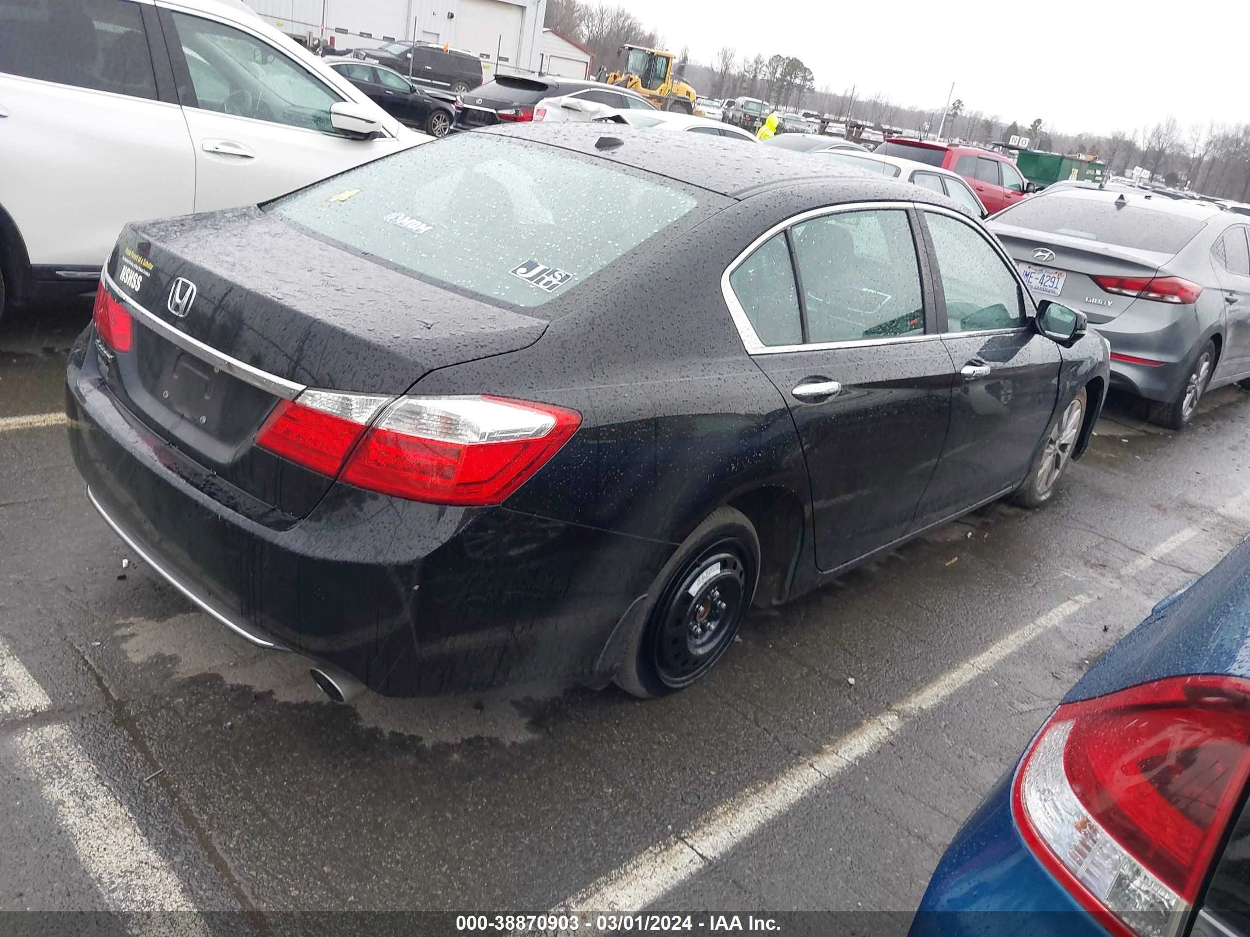 Photo 3 VIN: 1HGCR2F81DA084987 - HONDA ACCORD 