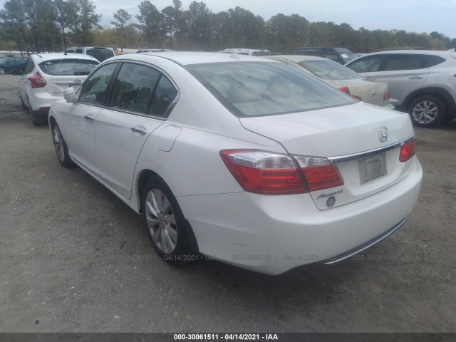 Photo 2 VIN: 1HGCR2F81DA221197 - HONDA ACCORD SDN 