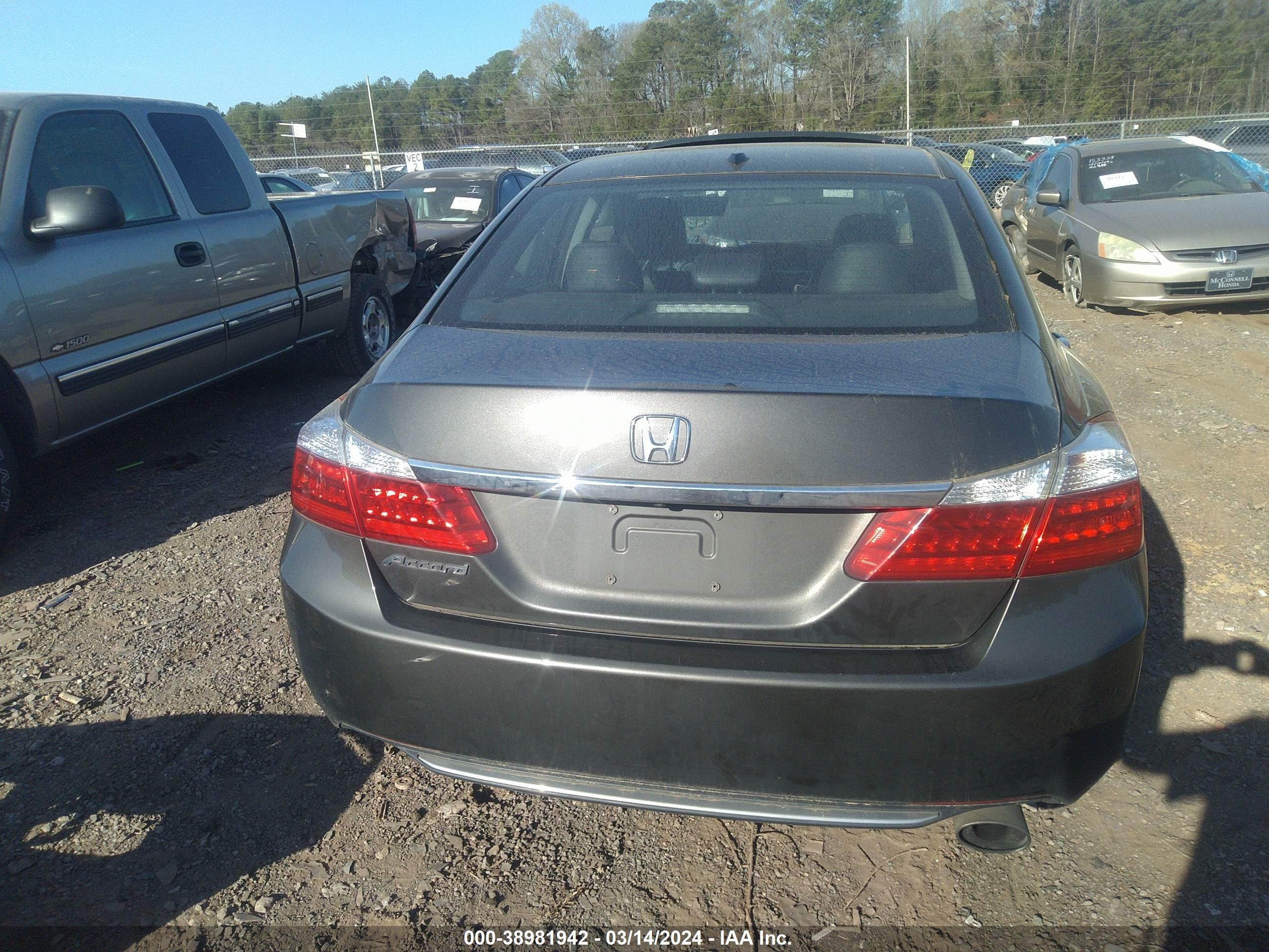 Photo 16 VIN: 1HGCR2F81EA066247 - HONDA ACCORD 