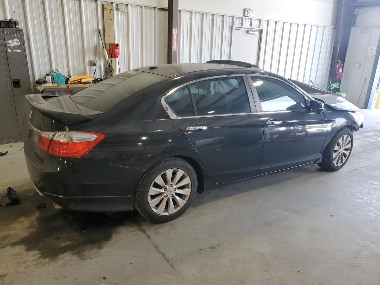 Photo 2 VIN: 1HGCR2F81EA068306 - HONDA ACCORD 