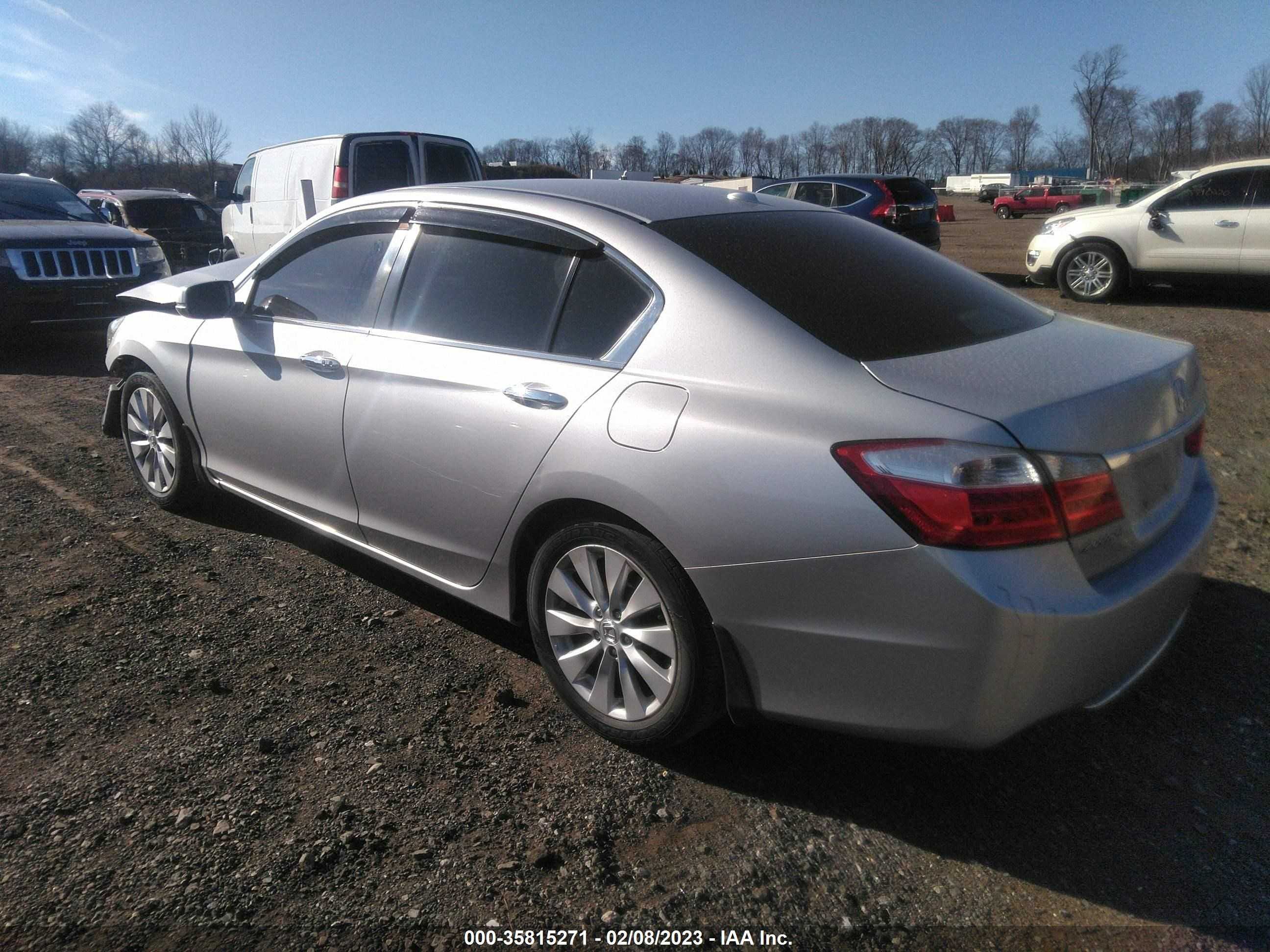 Photo 2 VIN: 1HGCR2F81FA068968 - HONDA ACCORD 