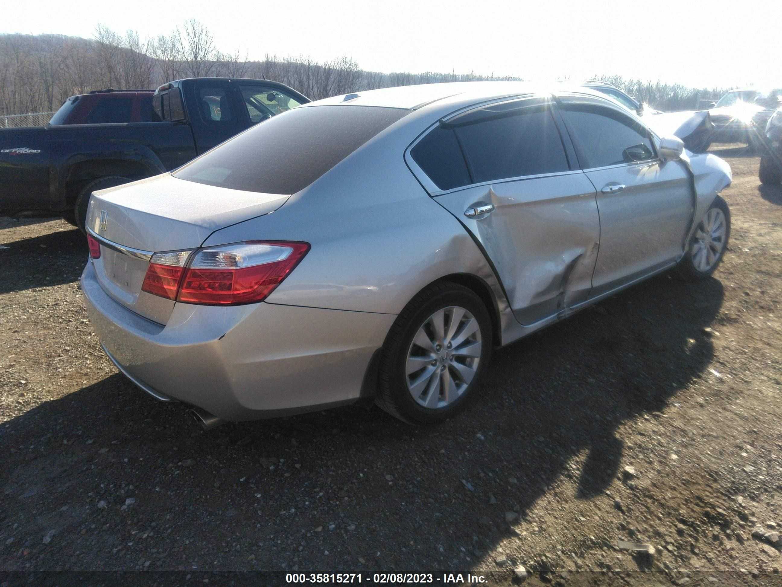 Photo 3 VIN: 1HGCR2F81FA068968 - HONDA ACCORD 