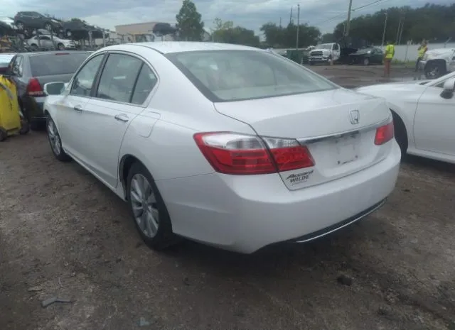 Photo 2 VIN: 1HGCR2F81FA172781 - HONDA ACCORD SEDAN 