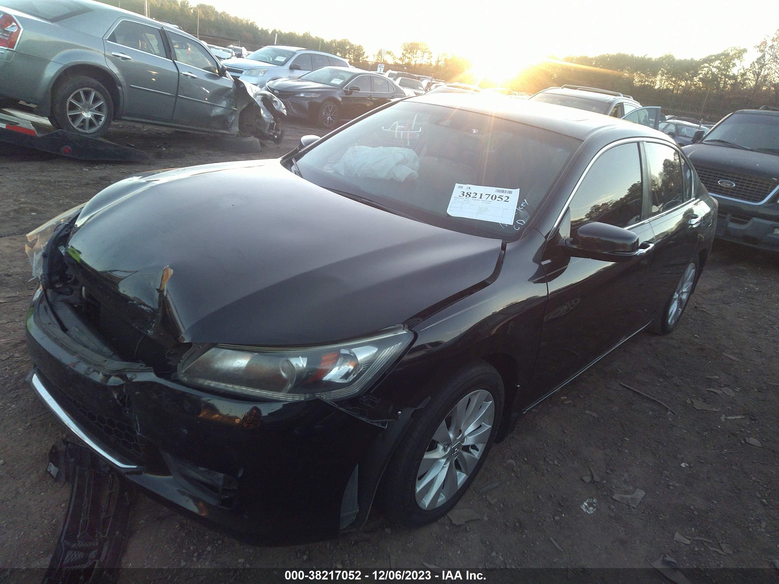 Photo 1 VIN: 1HGCR2F81FA202104 - HONDA ACCORD 