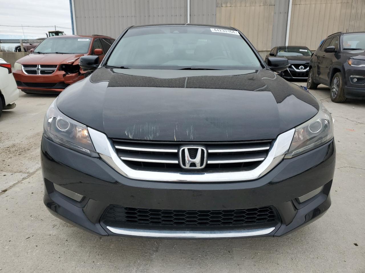 Photo 4 VIN: 1HGCR2F81FA262593 - HONDA ACCORD 