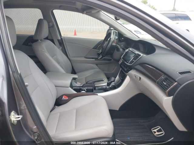 Photo 4 VIN: 1HGCR2F81HA032135 - HONDA ACCORD 