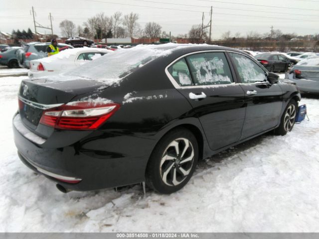 Photo 3 VIN: 1HGCR2F81HA047816 - HONDA ACCORD 