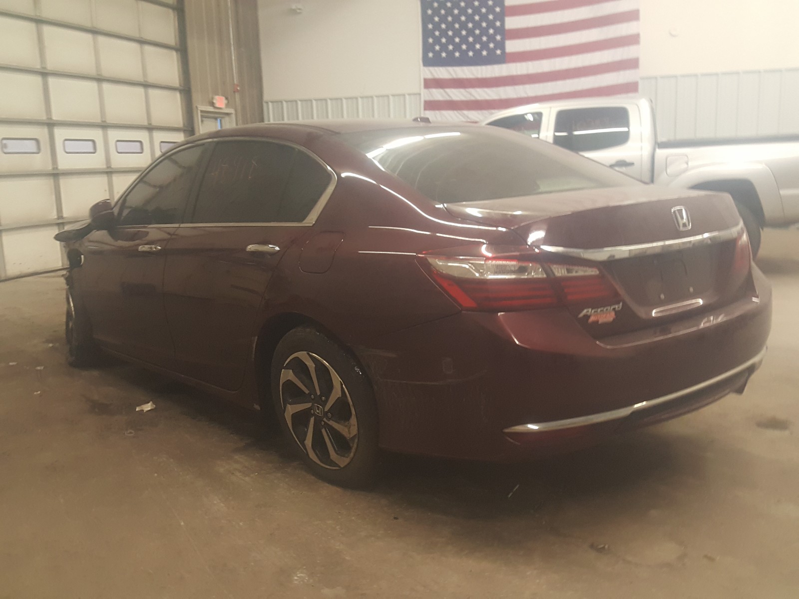 Photo 2 VIN: 1HGCR2F81HA063014 - HONDA ACCORD EXL 