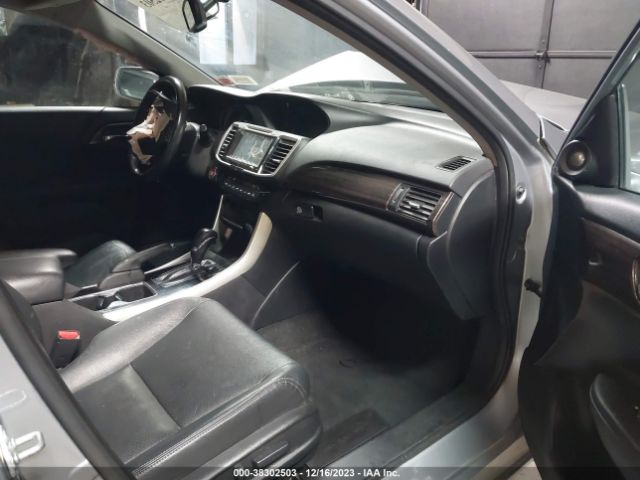 Photo 4 VIN: 1HGCR2F81HA074188 - HONDA ACCORD 