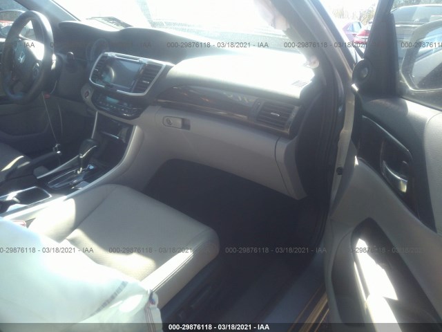 Photo 4 VIN: 1HGCR2F81HA130761 - HONDA ACCORD SEDAN 